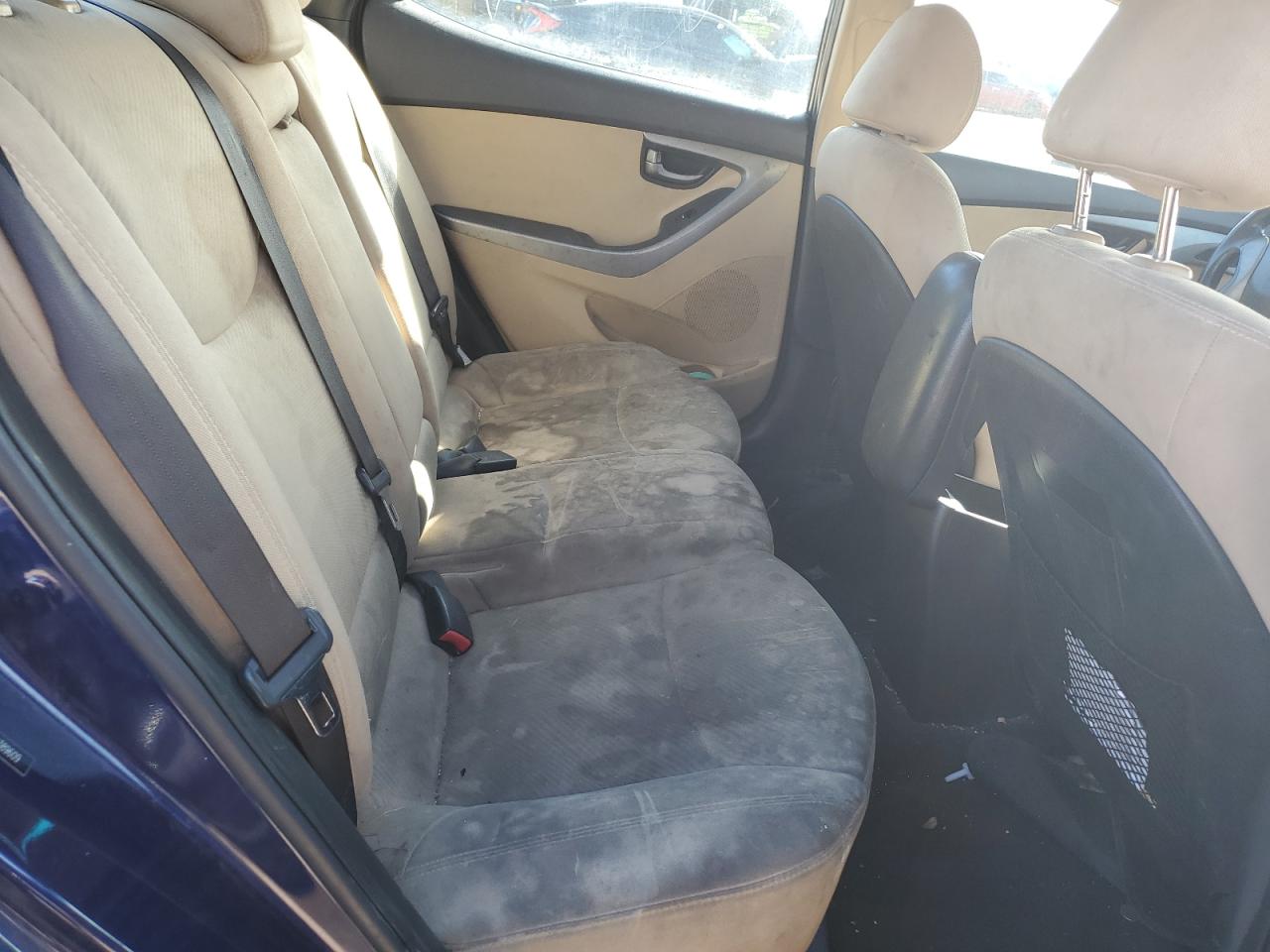 2013 Hyundai Elantra - Image 10