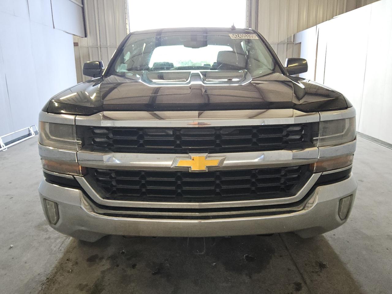 2016 Chevrolet Silverado - Image 5