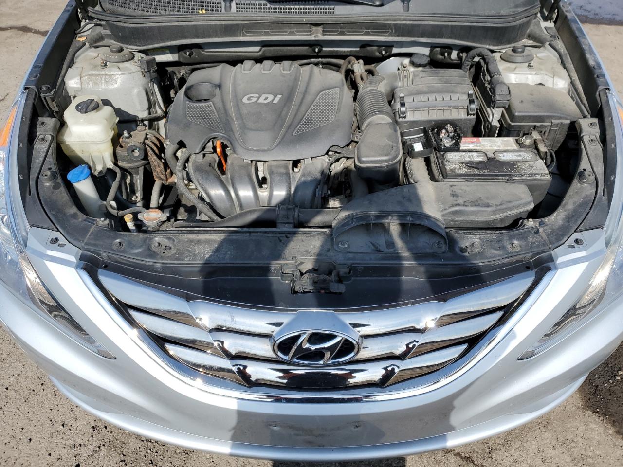 2012 Hyundai Sonata - Image 11