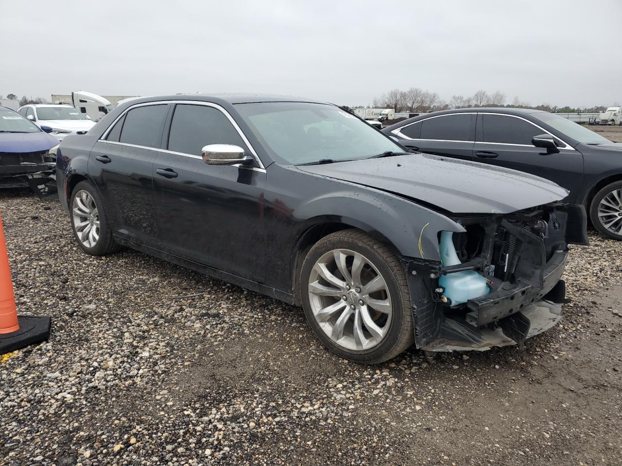 2020 Chrysler 300 - Image 4