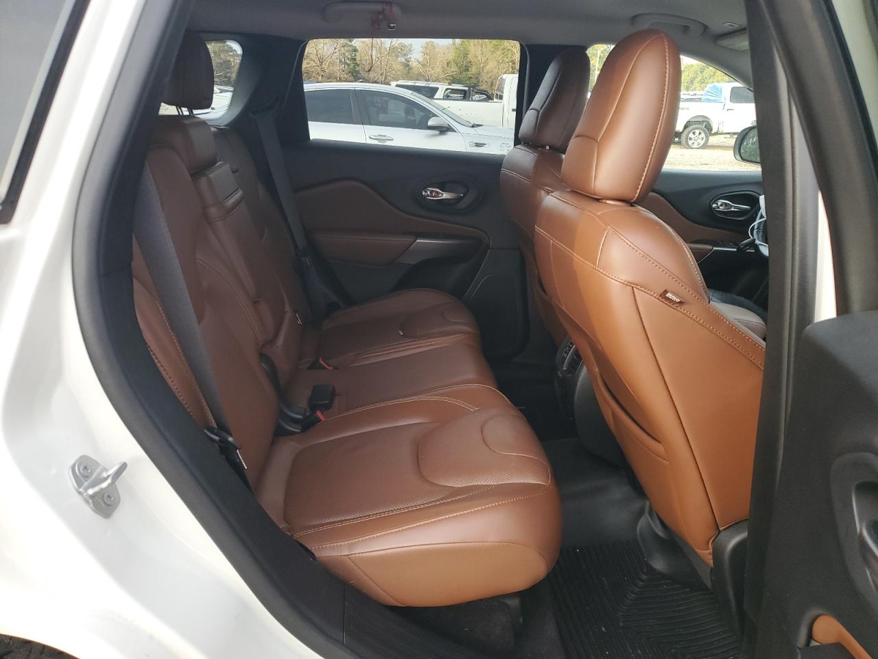 2019 Jeep Cherokee Overland VIN: 1C4PJLJX1KD269712 Lot: 44650685