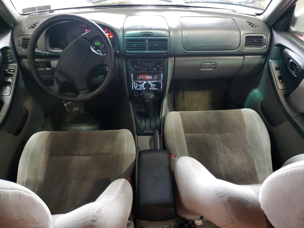 2002 Subaru Forester - Image 8