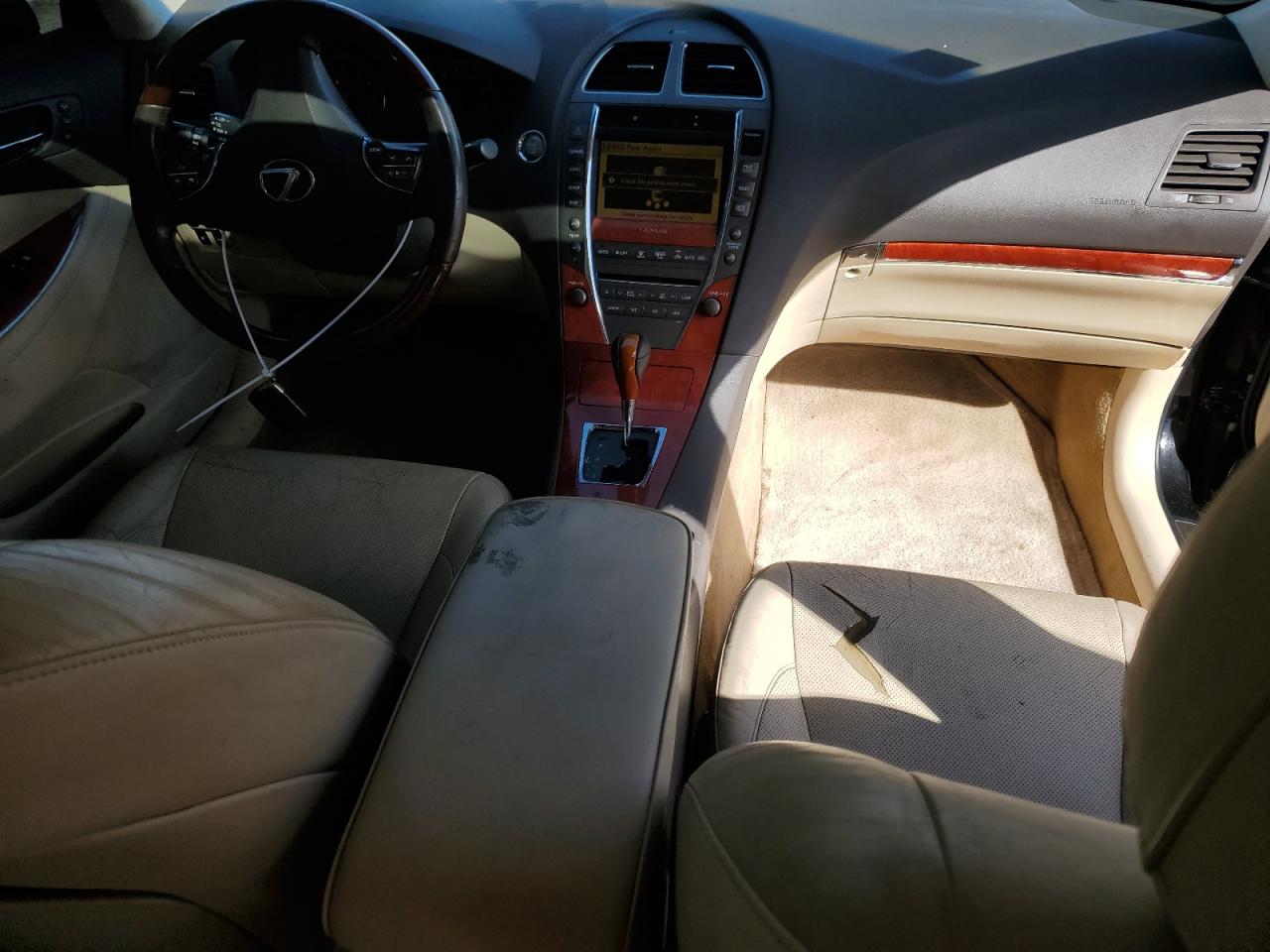 2011 Lexus ES - Image 8