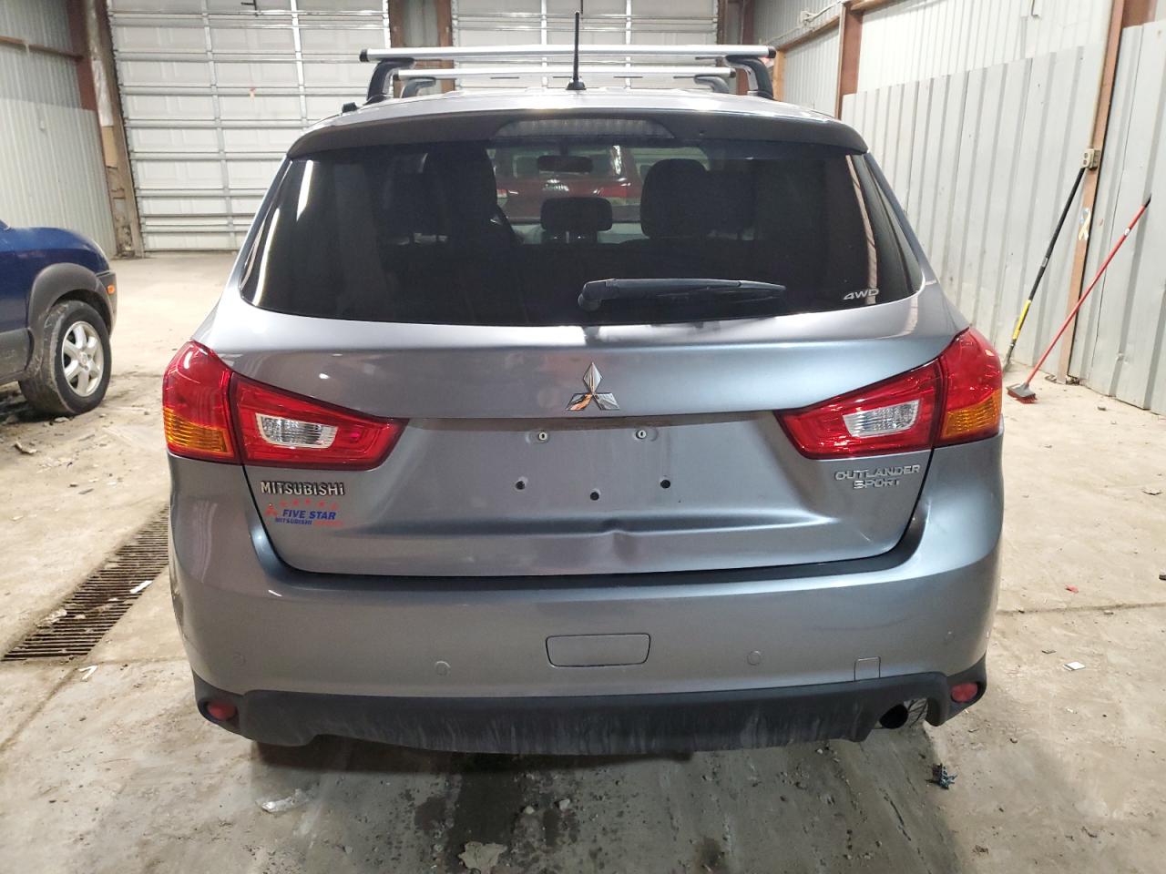 2016 Mitsubishi Outlander - Image 6