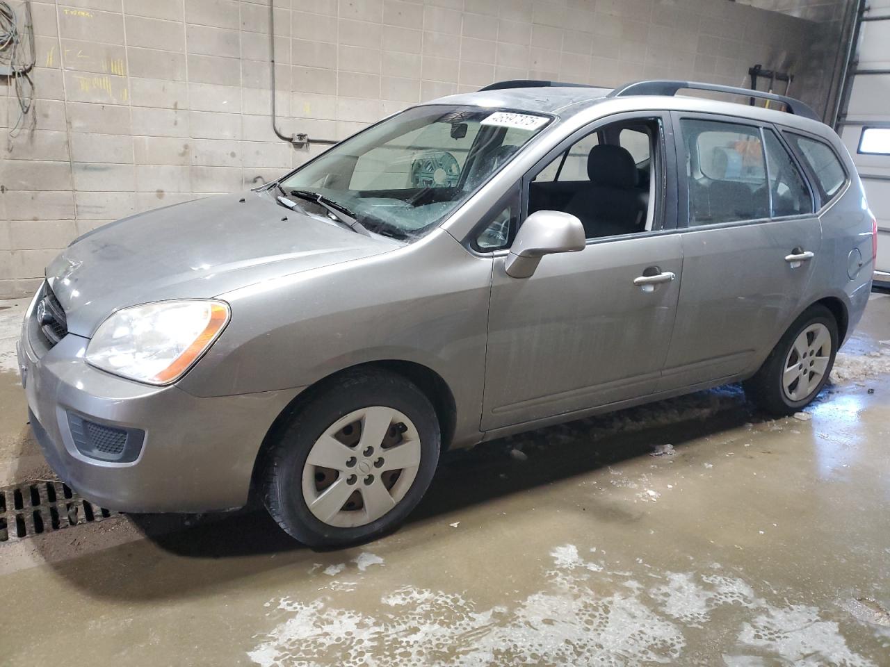 2009 Kia Rondo - Image 1