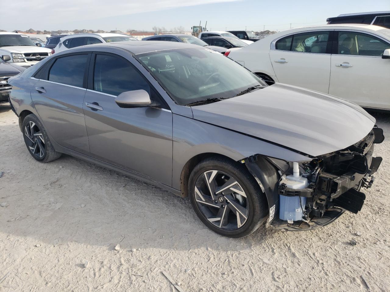 2024 Hyundai Elantra - Image 4