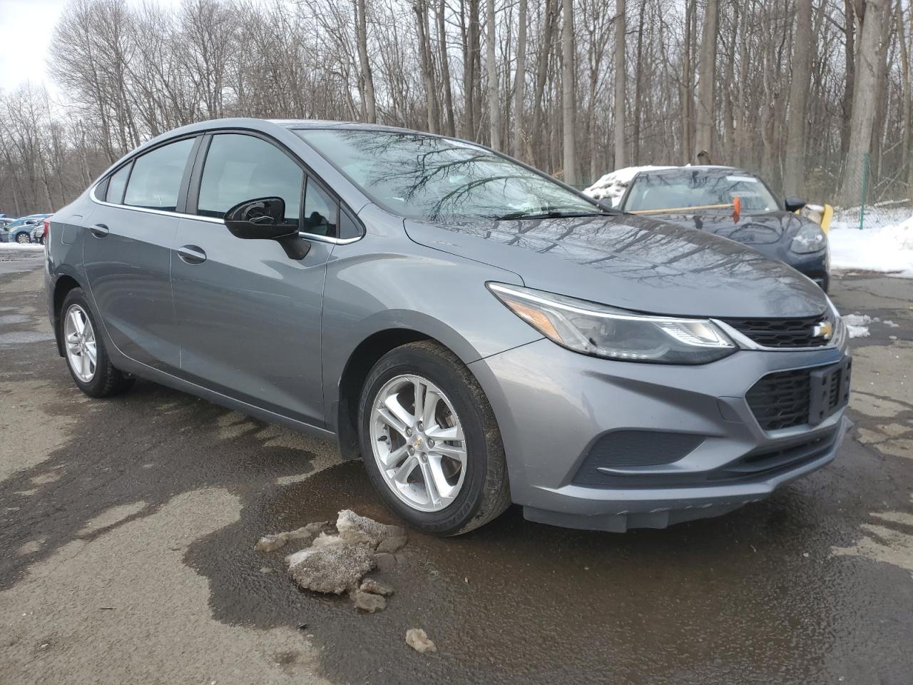 2018 Chevrolet Cruze - Image 4