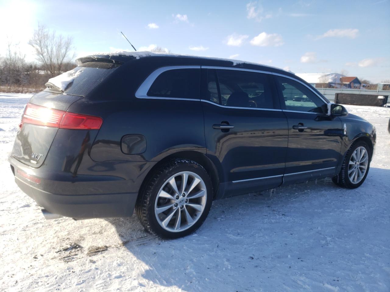 2011 Lincoln MKT - Image 3