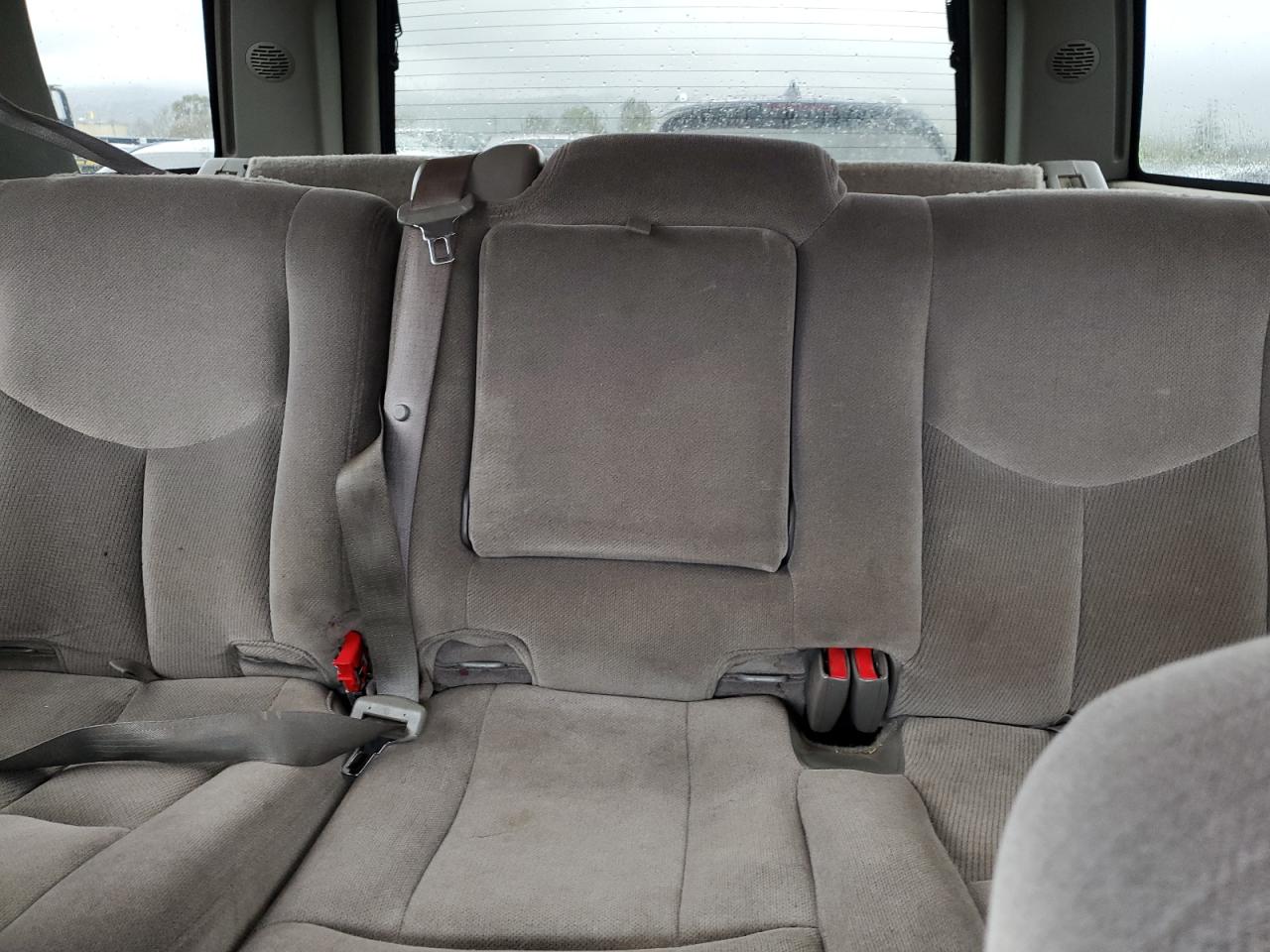 2005 GMC Yukon - Image 10