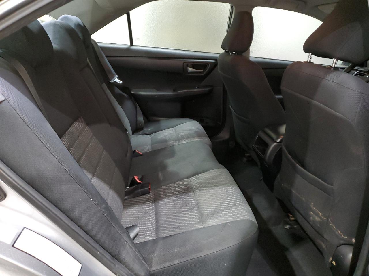 2015 Toyota Camry - Image 11