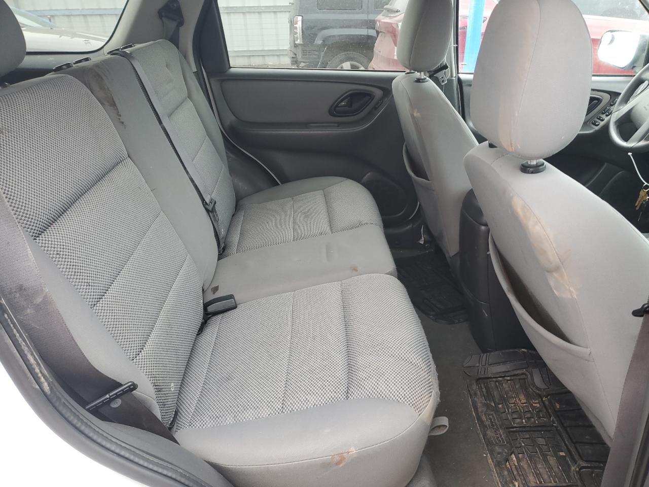 2005 Ford Escape - Image 11