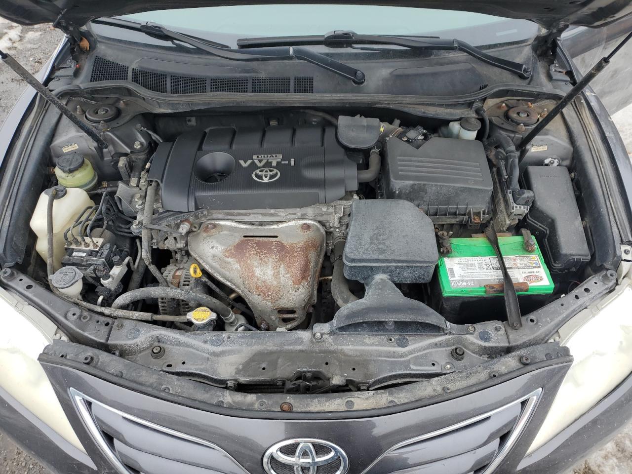 2010 Toyota Camry - Image 11