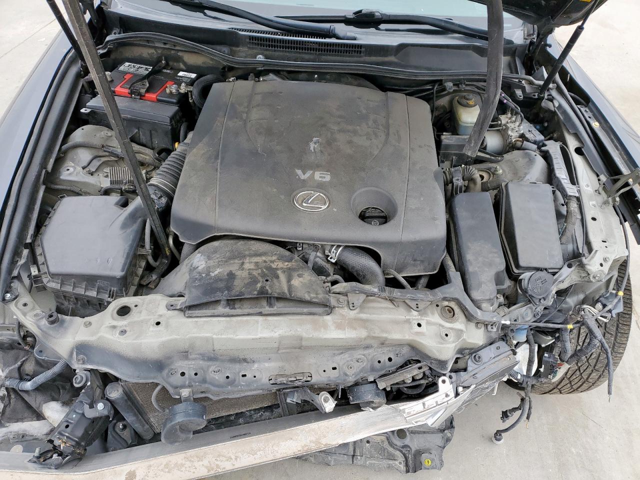 2010 Lexus IS - Image 11