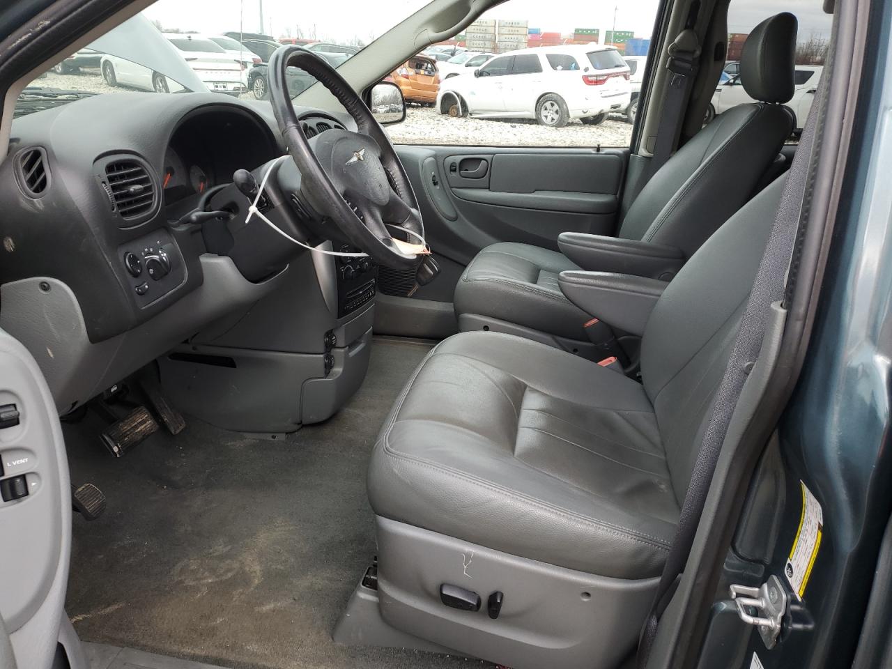 2007 Chrysler Town & Country - Image 7