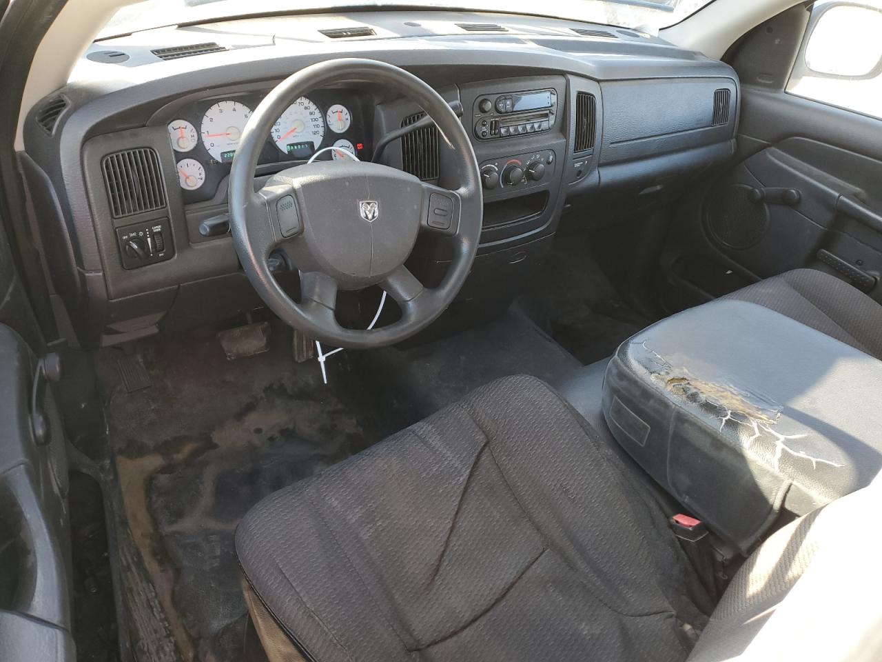 2004 Dodge RAM - Image 8