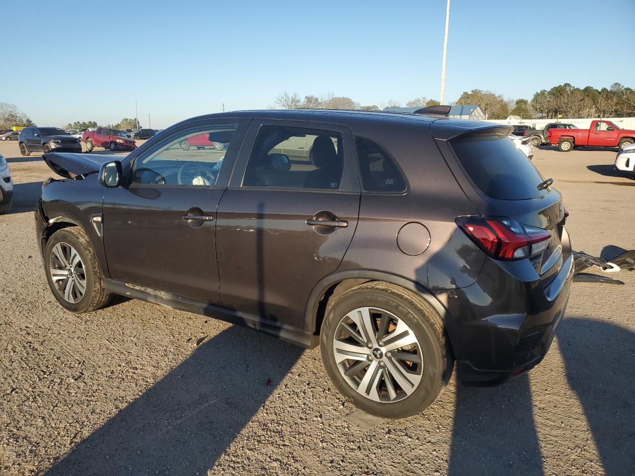 2021 Mitsubishi Outlander - Image 2