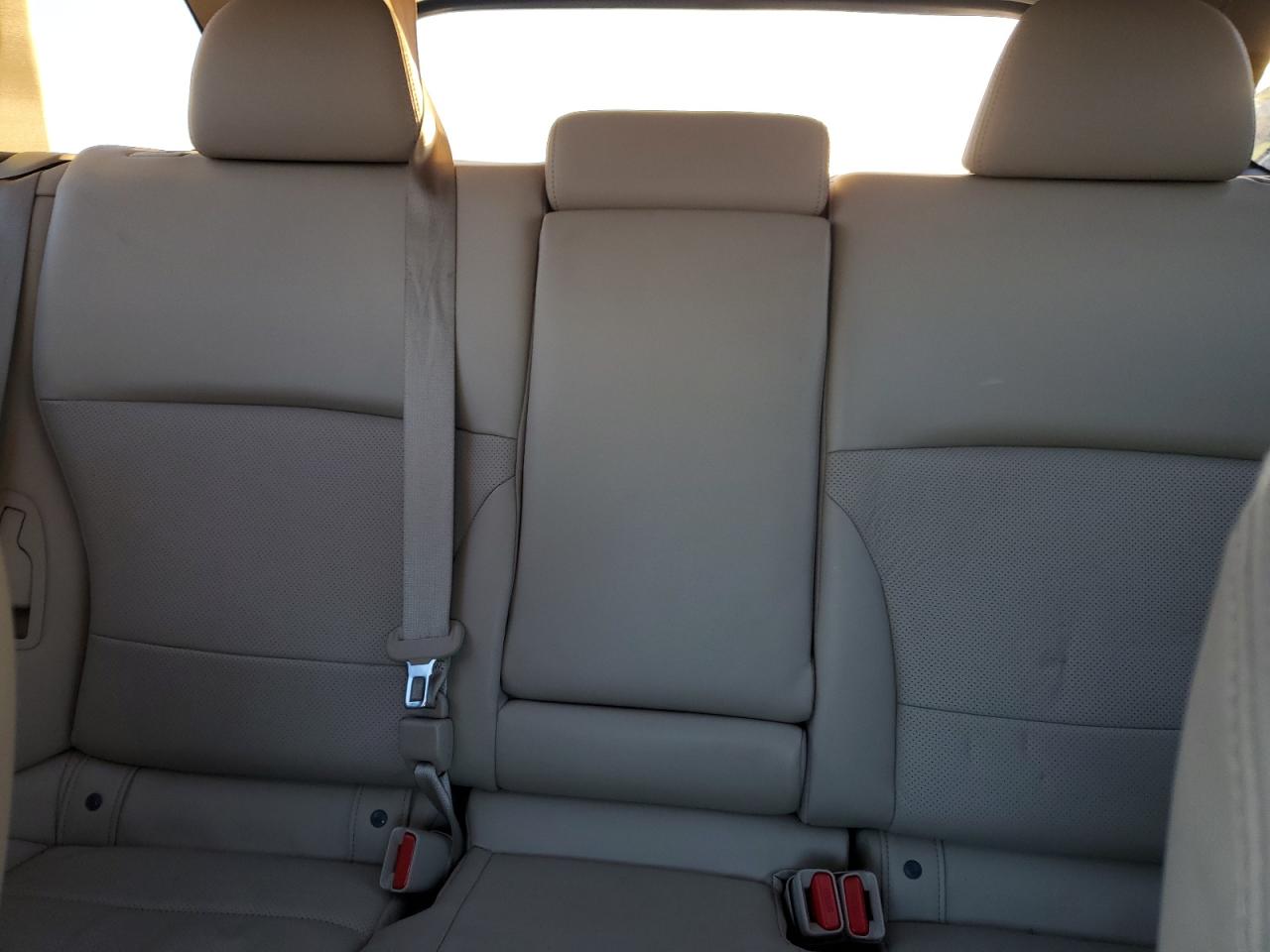 2015 Subaru Outback - Image 10