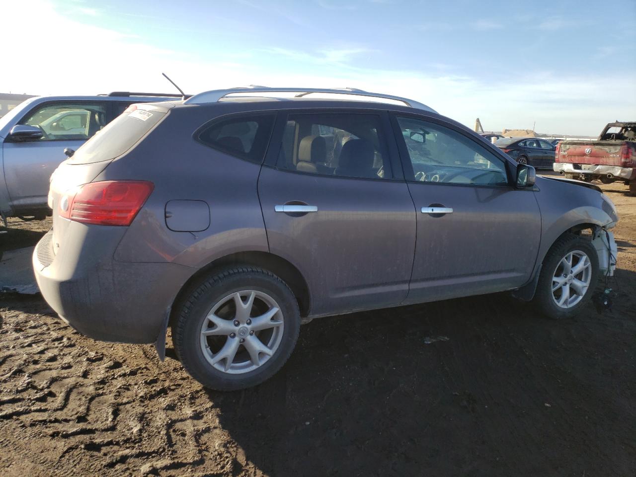 2010 Nissan Rogue - Image 3