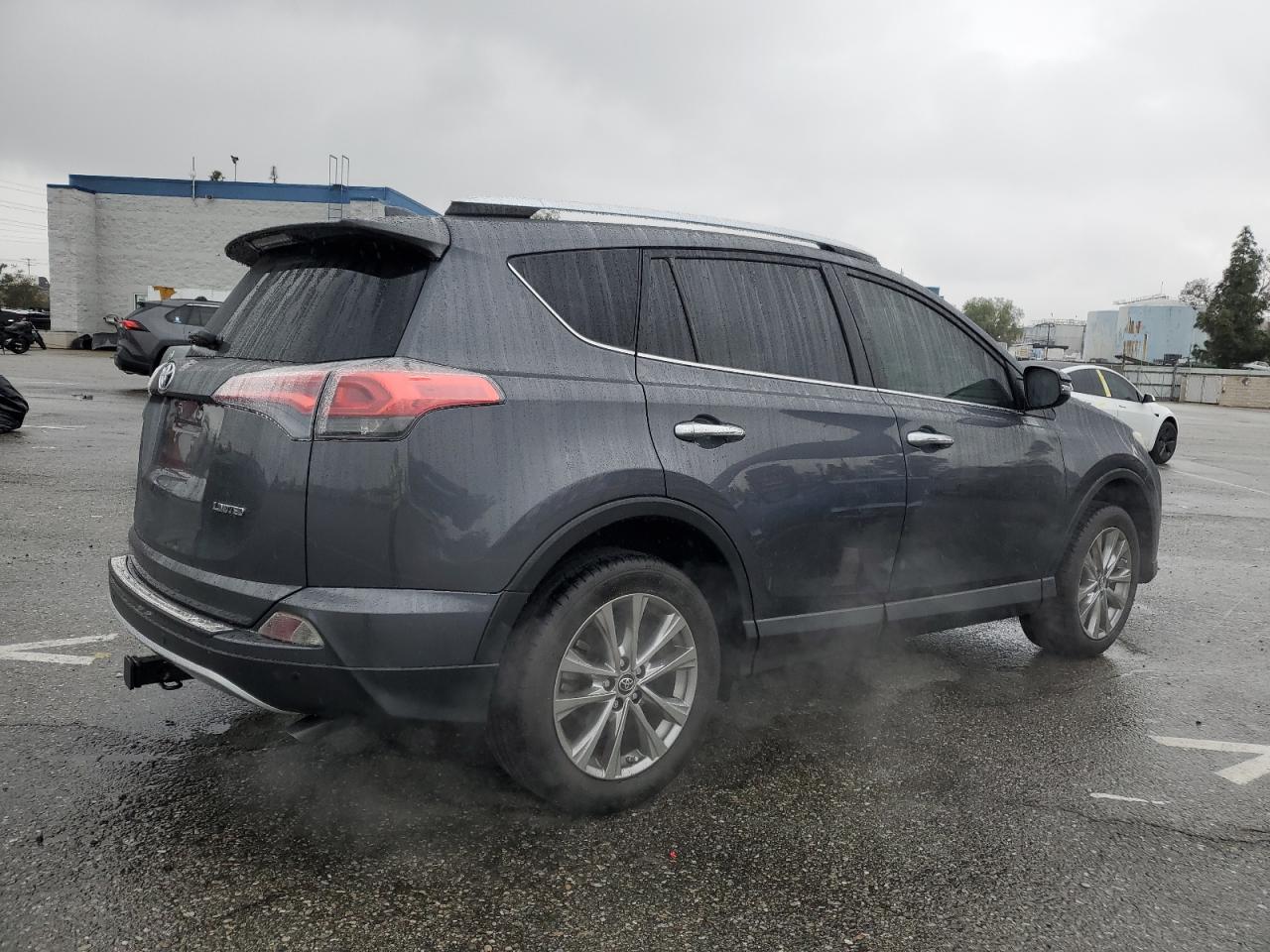 2016 Toyota RAV 4 - Image 3