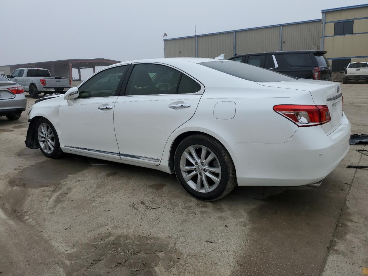 2012 Lexus ES - Image 2