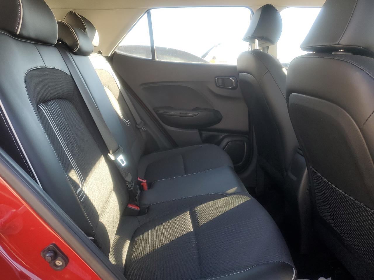 2022 Hyundai Venue - Image 11