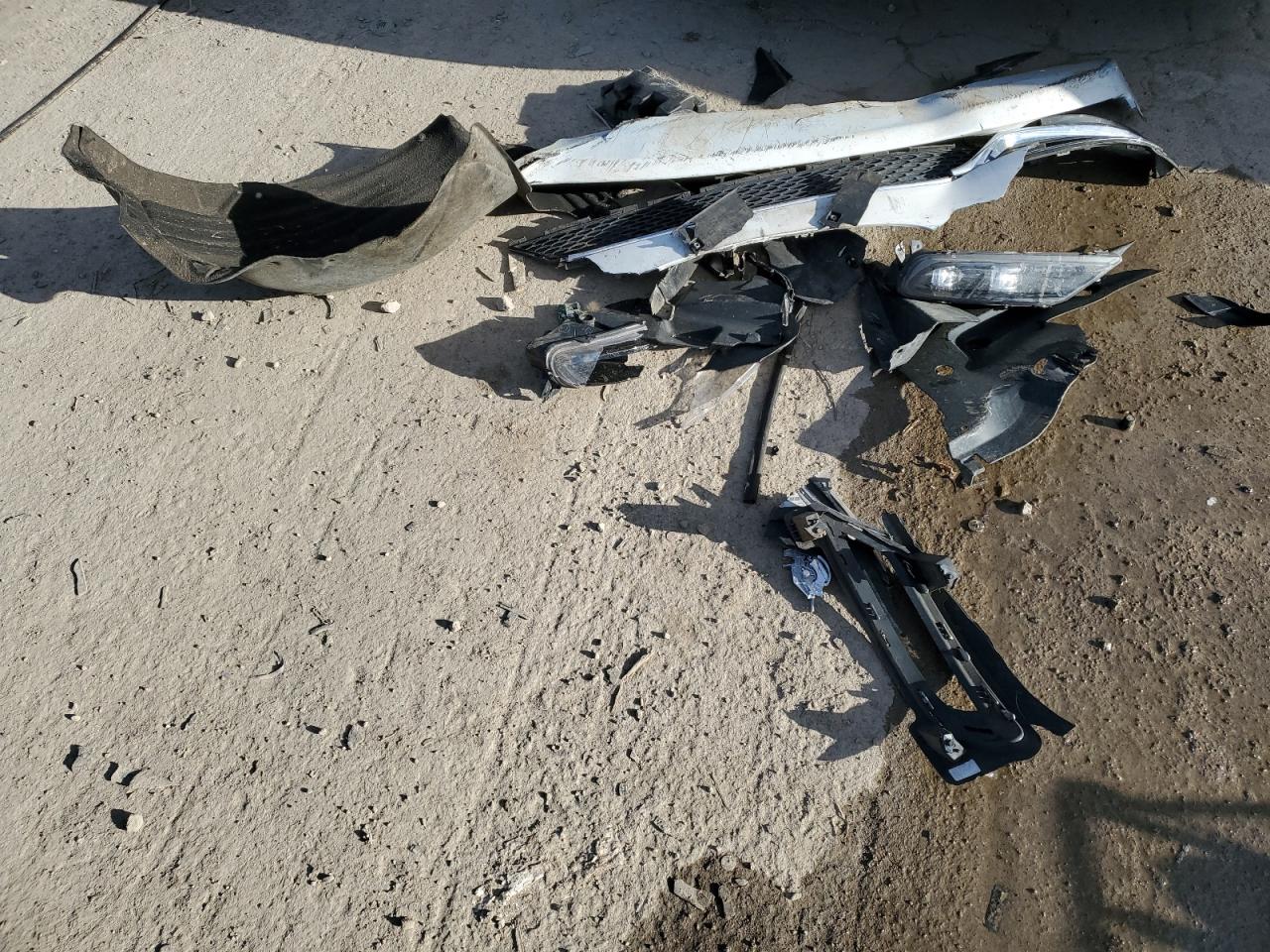 2015 Chrysler 300 - Image 12