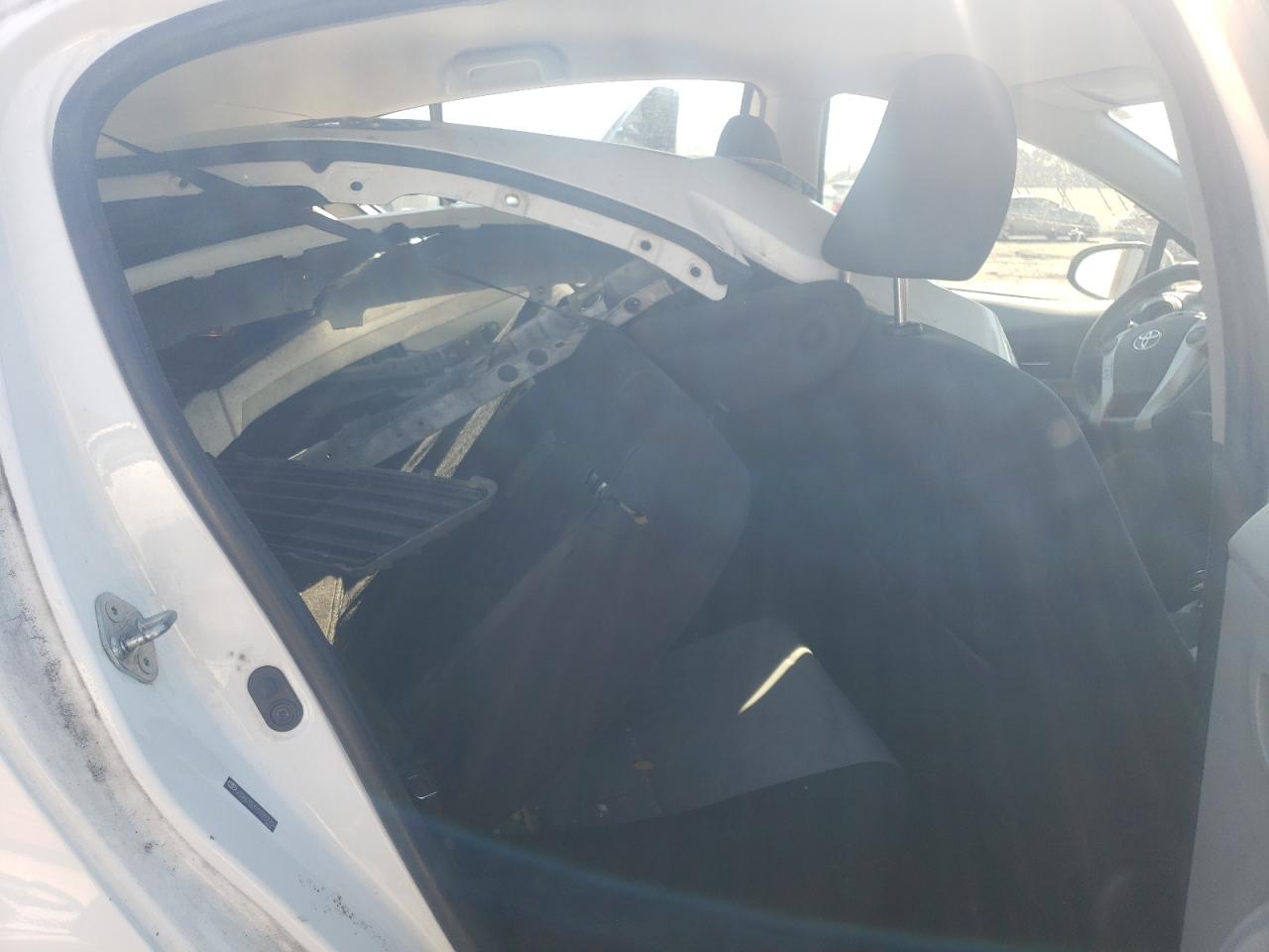 2012 Toyota Prius - Image 10