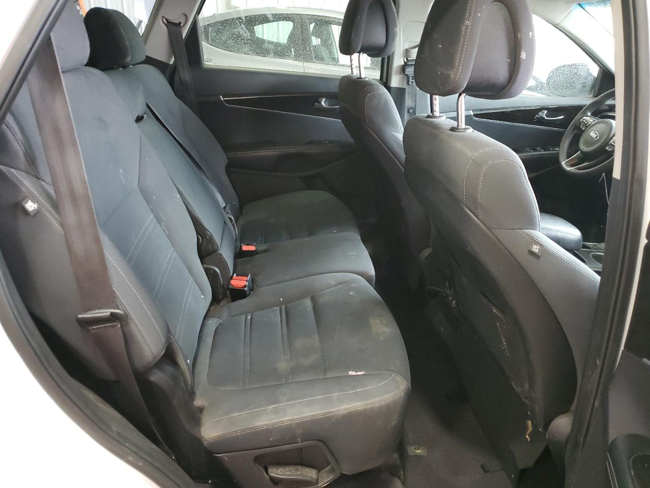 2016 Kia Sorento - Image 11