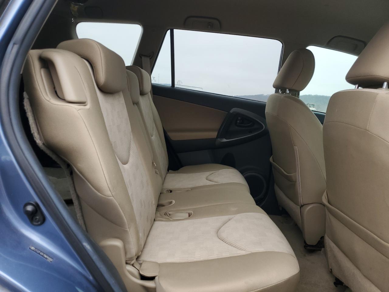 2011 Toyota RAV 4 - Image 12