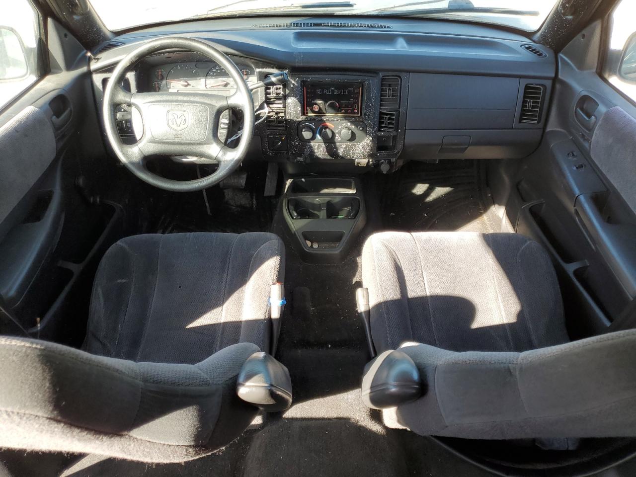 2004 Dodge Dakota - Image 8