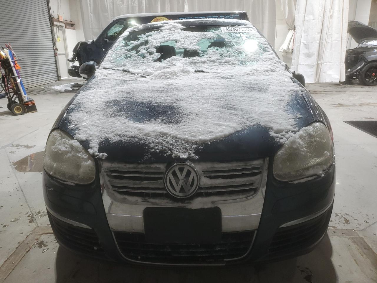 2009 Volkswagen Jetta - Image 5
