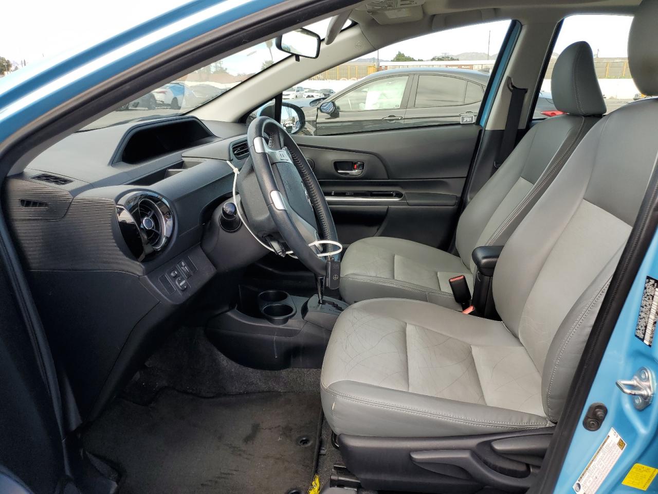 2015 Toyota Prius - Image 7