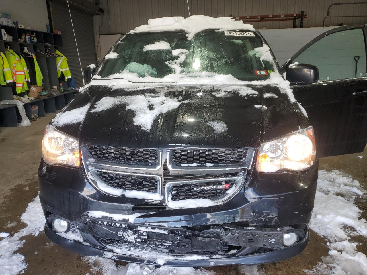 2020 Dodge Caravan - Image 5