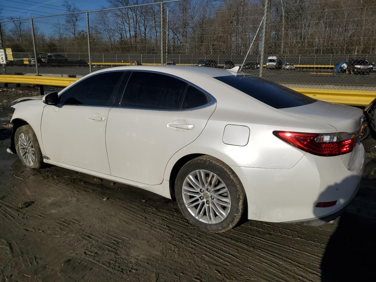 2013 Lexus ES - Image 2