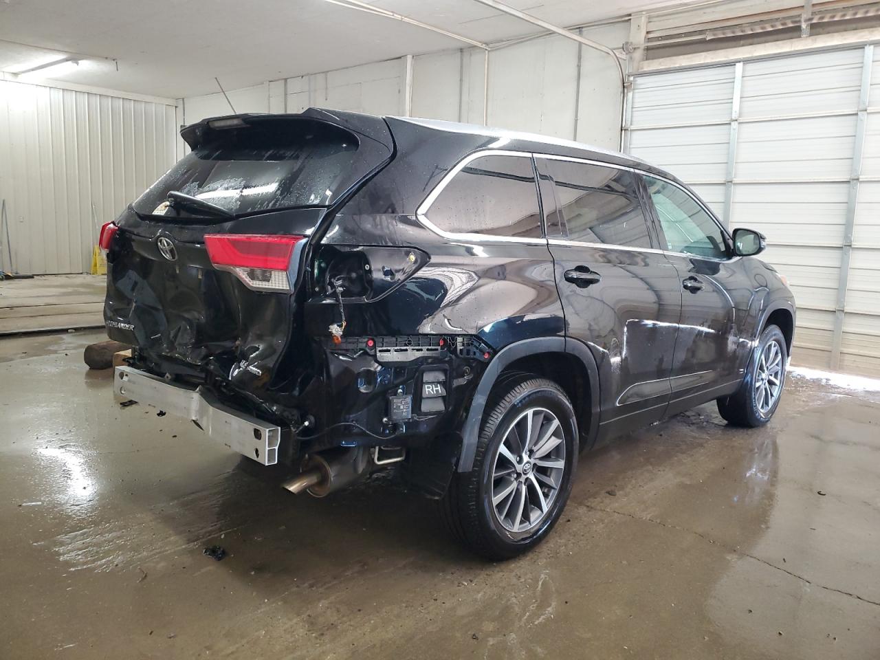 2019 Toyota Highlander - Image 3