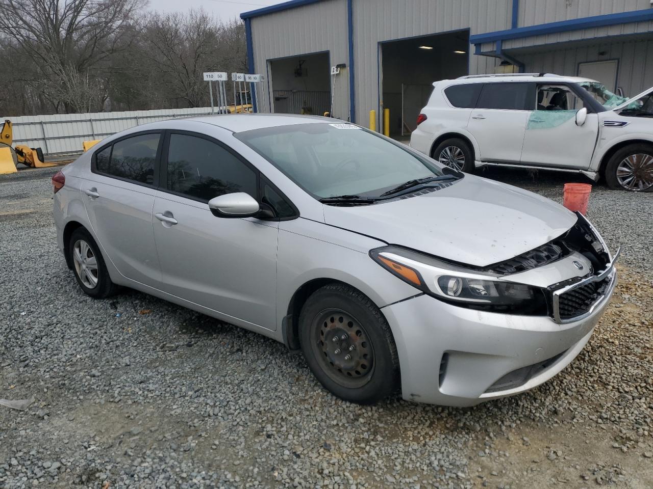 2017 Kia Forte - Image 4