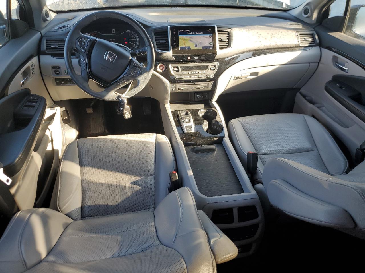 2017 Honda Pilot - Image 8
