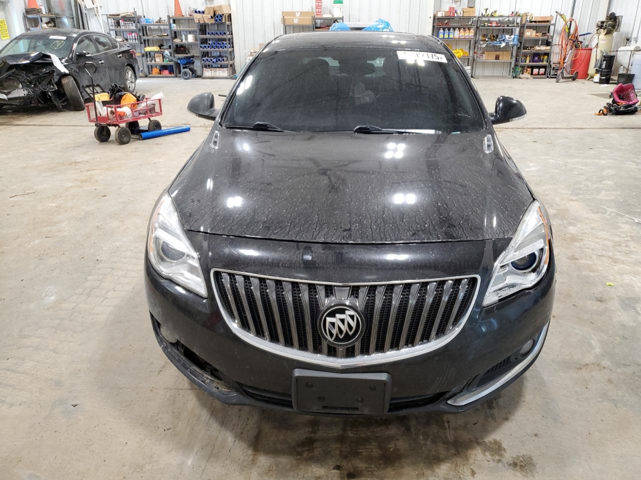 2016 Buick Regal - Image 5