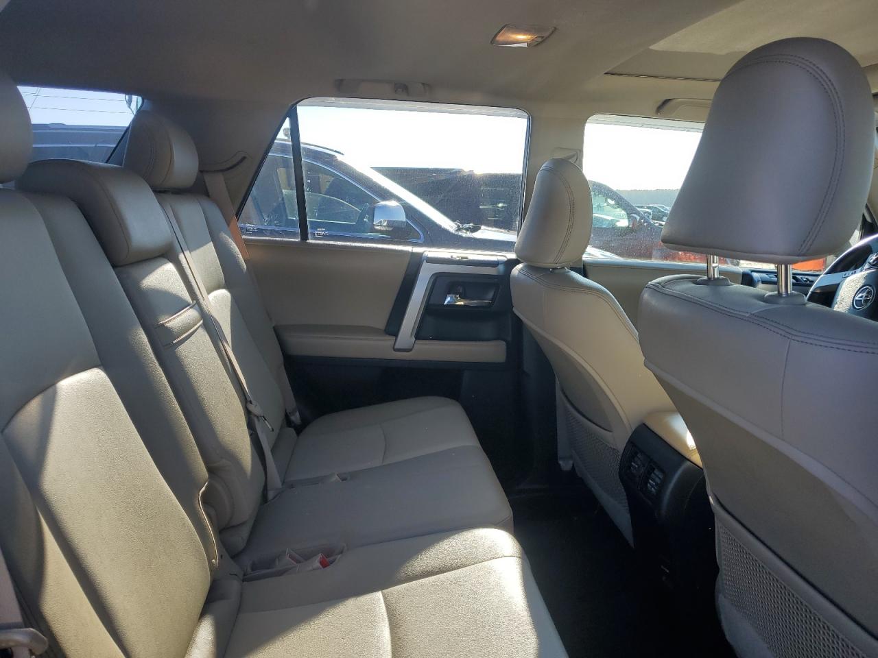 2014 Toyota 4Runner - Image 10