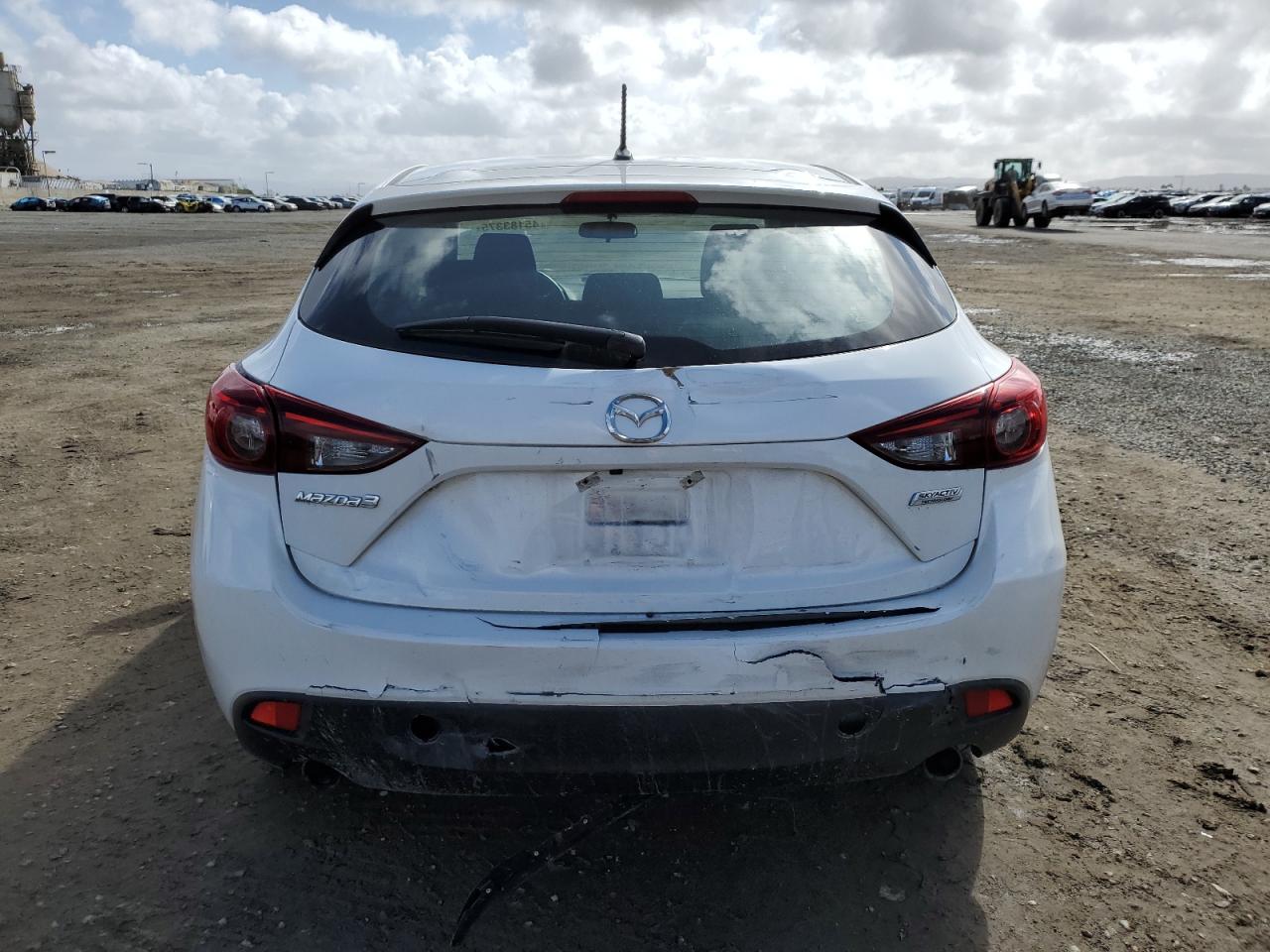 2016 Mazda 3 - Image 6