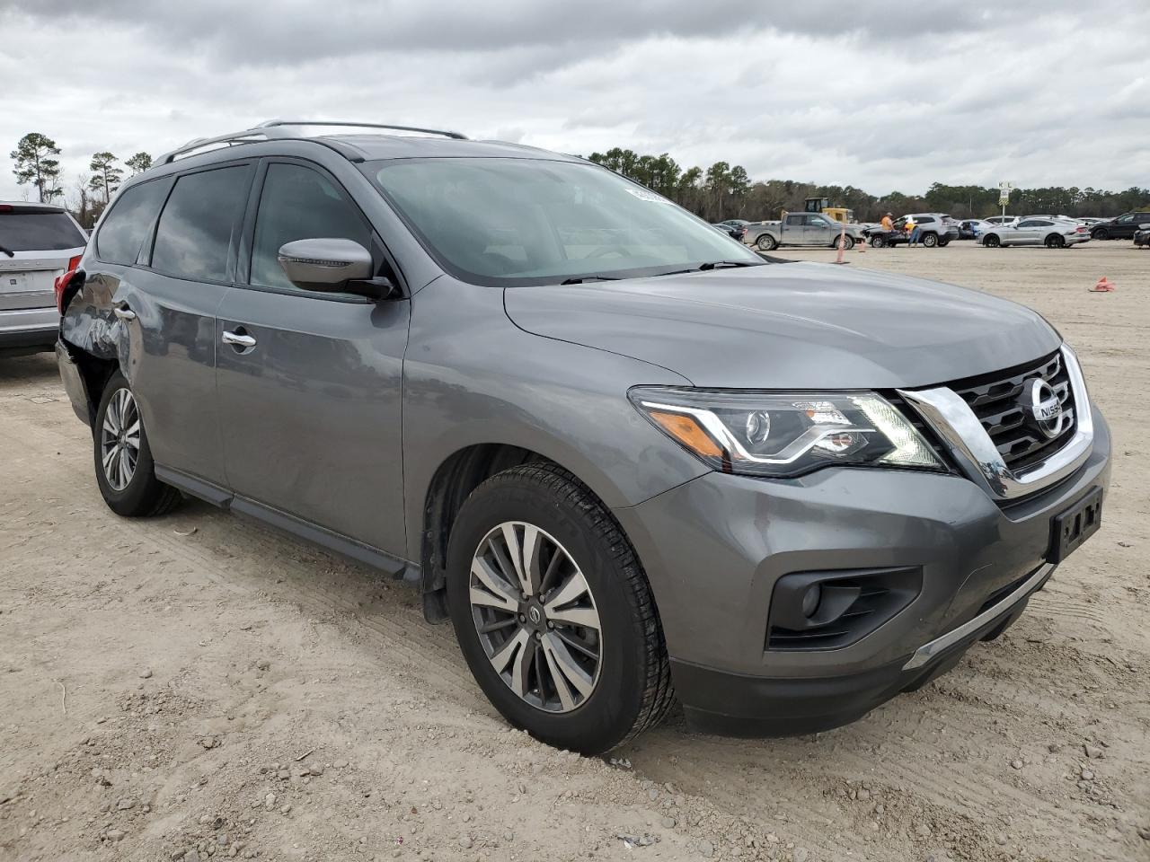 2018 Nissan Pathfinder - Image 4