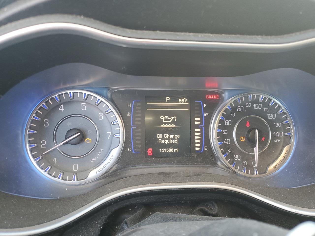 2015 Chrysler 200 - Image 9