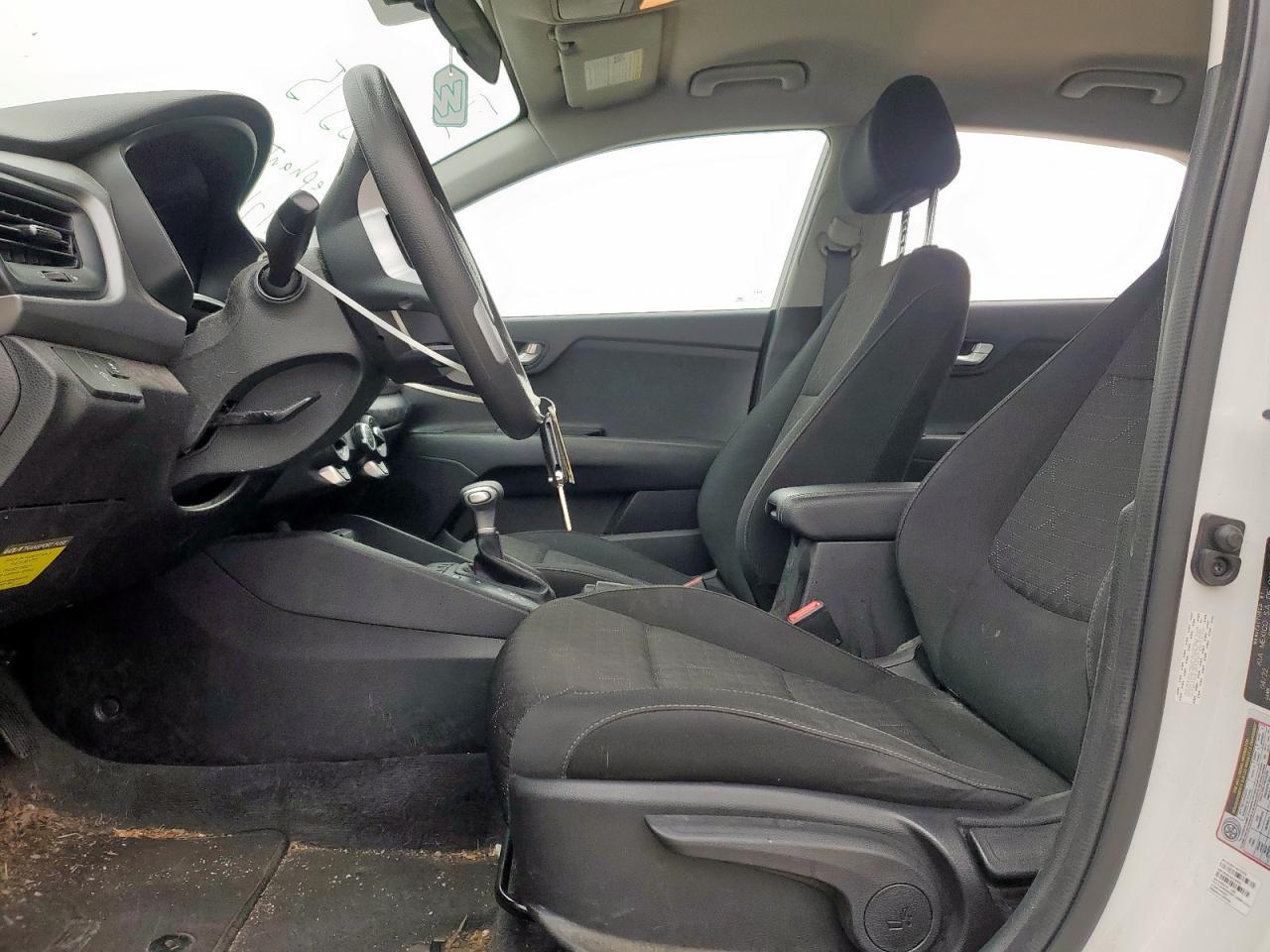 2022 Kia Rio - Image 7