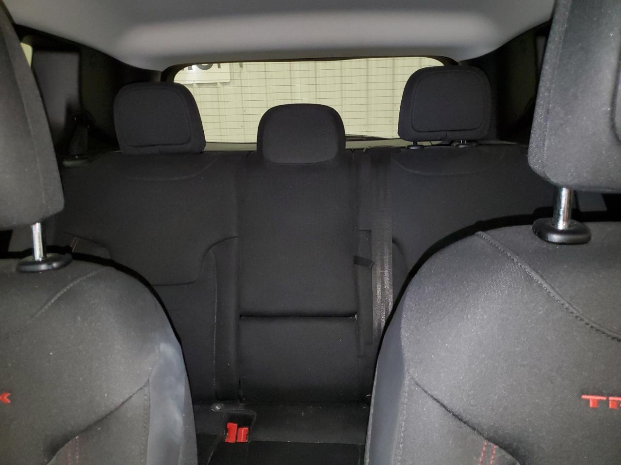 2018 Jeep Renegade - Image 10