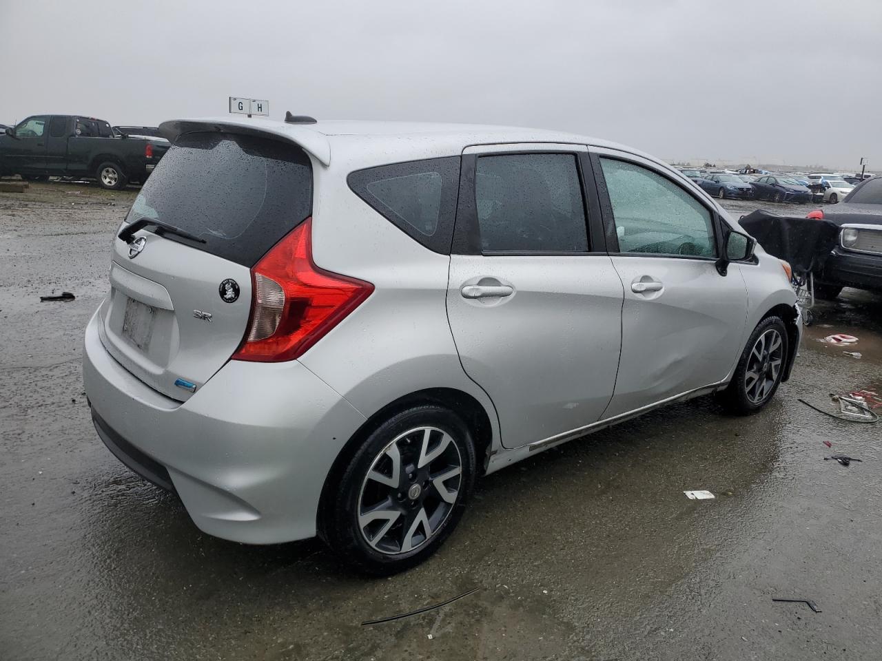 2015 Nissan Versa - Image 3