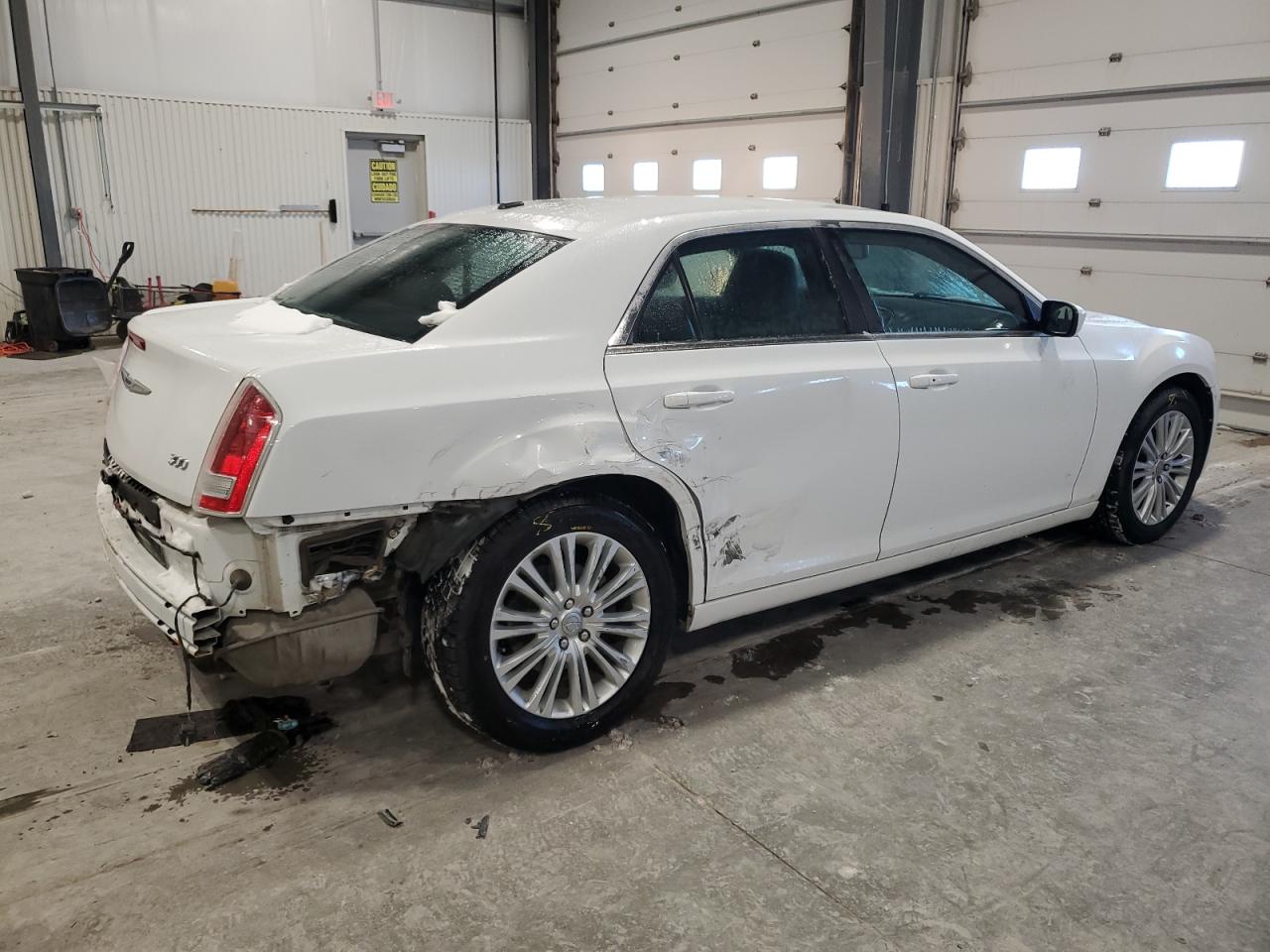 2014 Chrysler 300 - Image 3