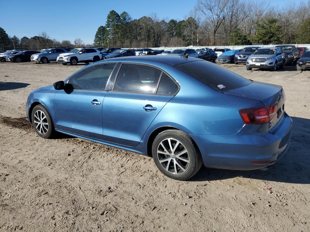 2016 Volkswagen Jetta - Image 2