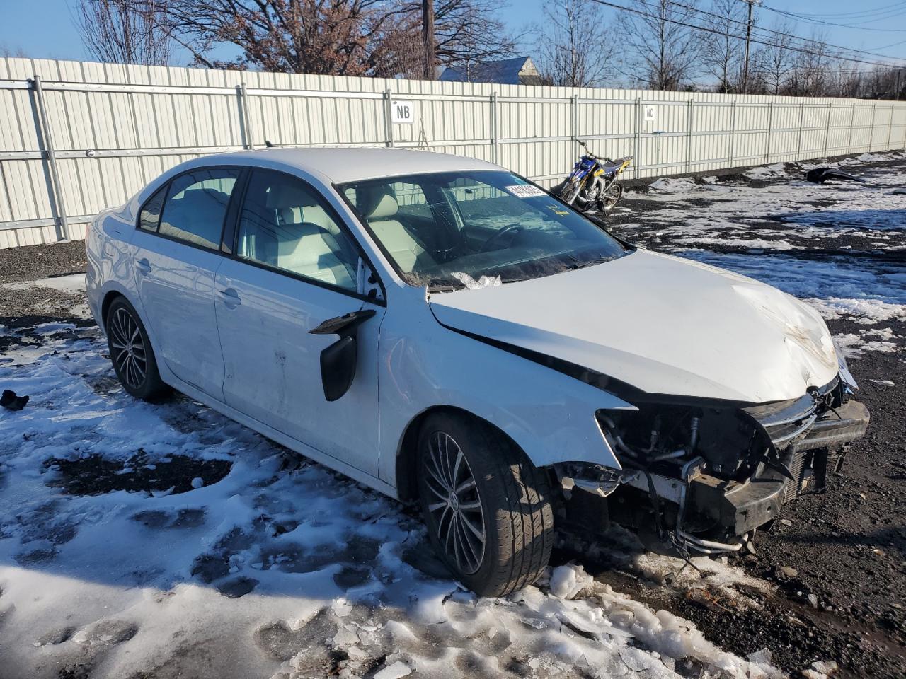 2016 Volkswagen Jetta - Image 4
