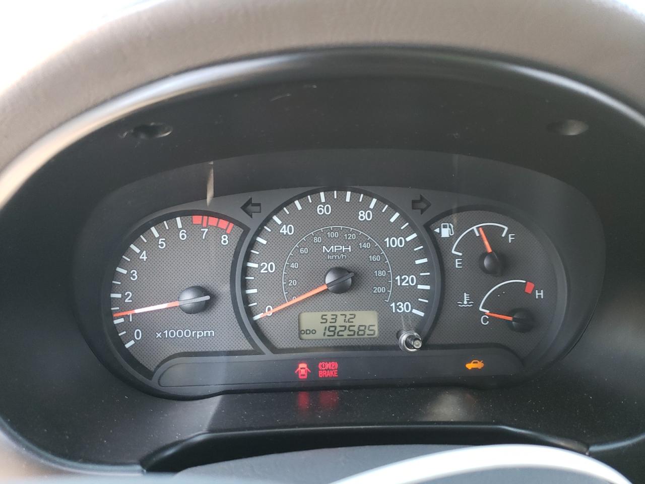 2005 Hyundai Accent - Image 9