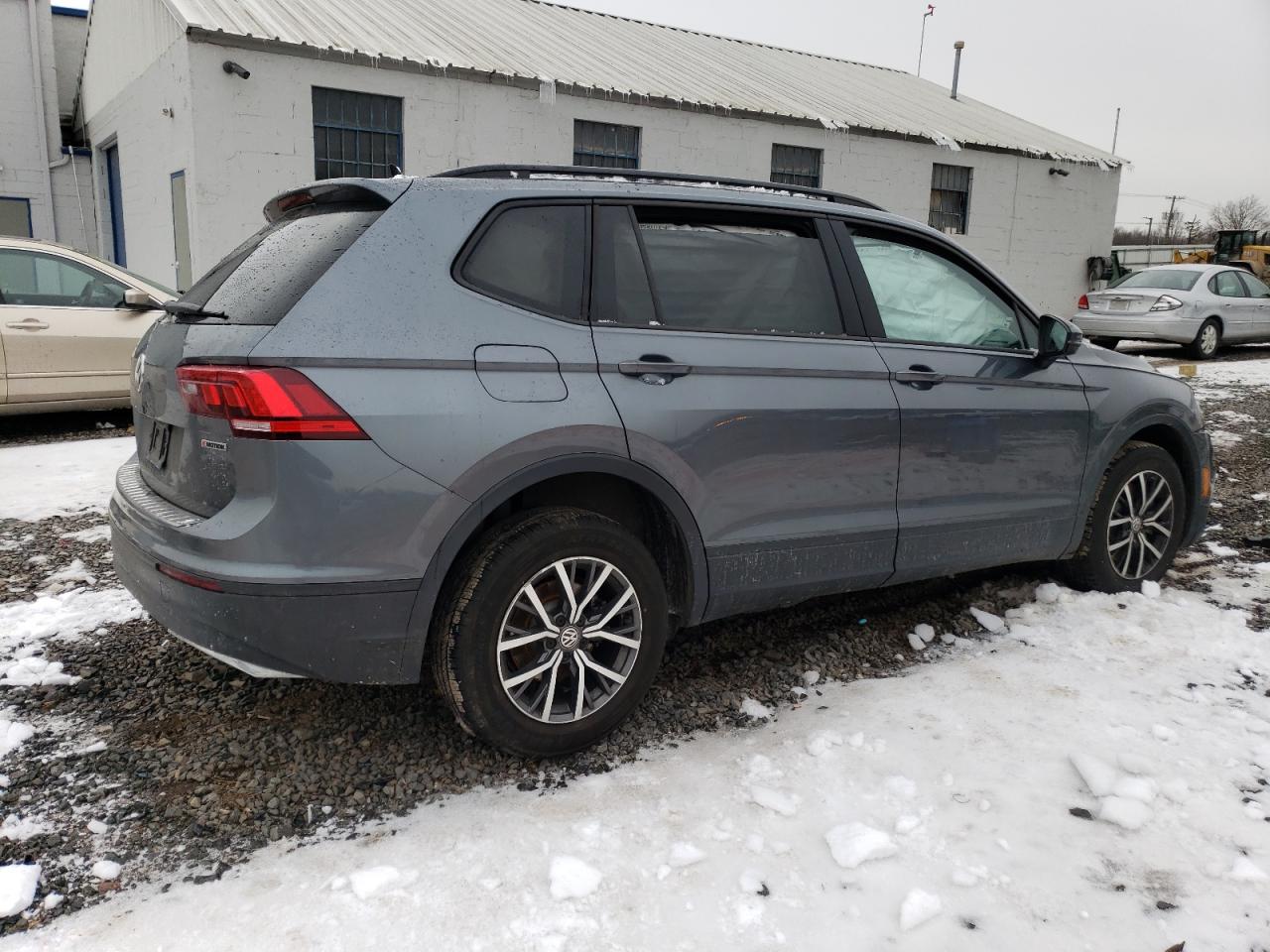 2021 Volkswagen Tiguan - Image 3